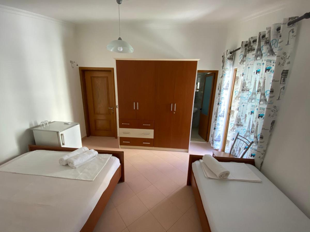 Guest House Lionel Durrës Exteriér fotografie