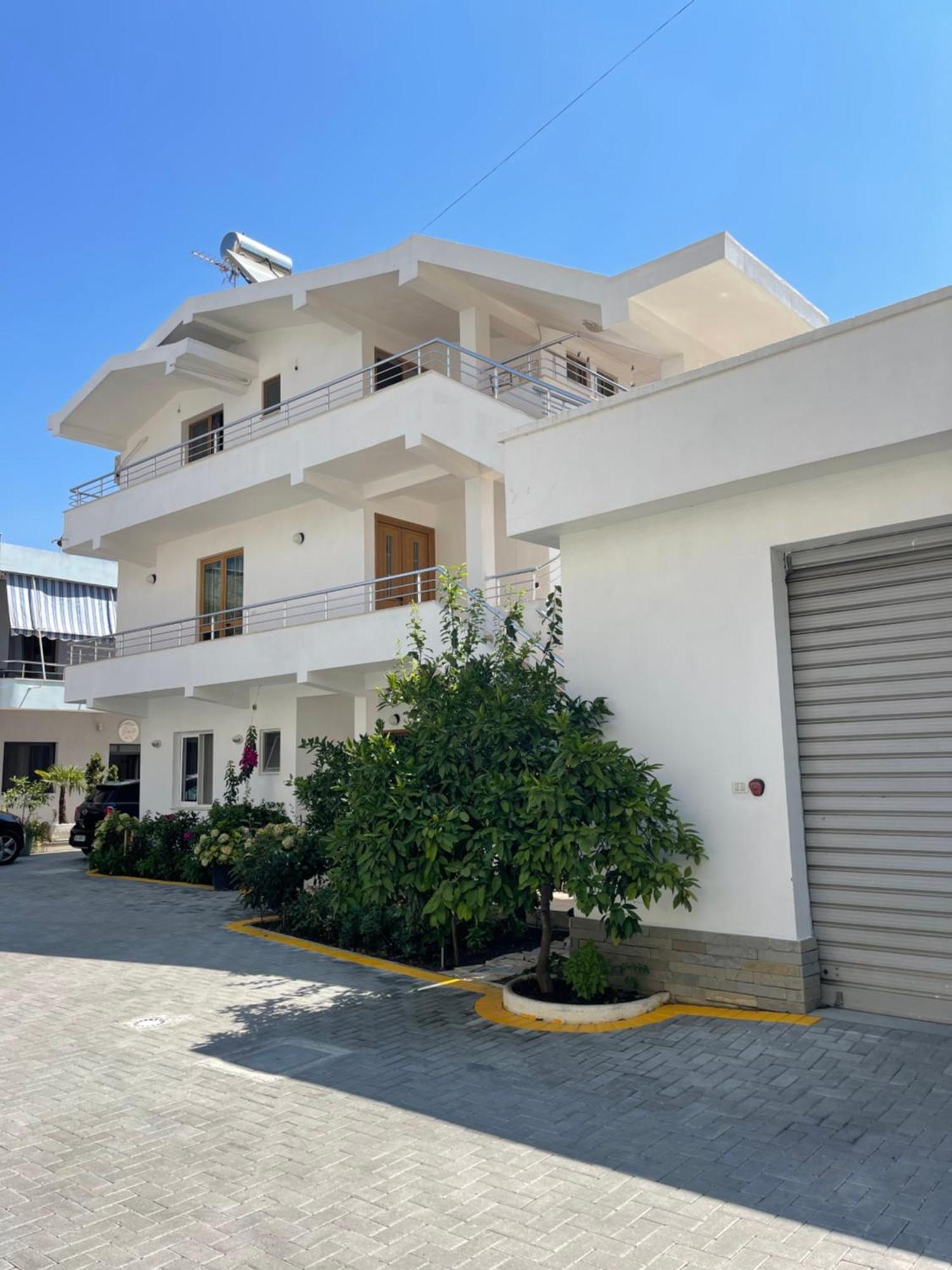 Guest House Lionel Durrës Exteriér fotografie